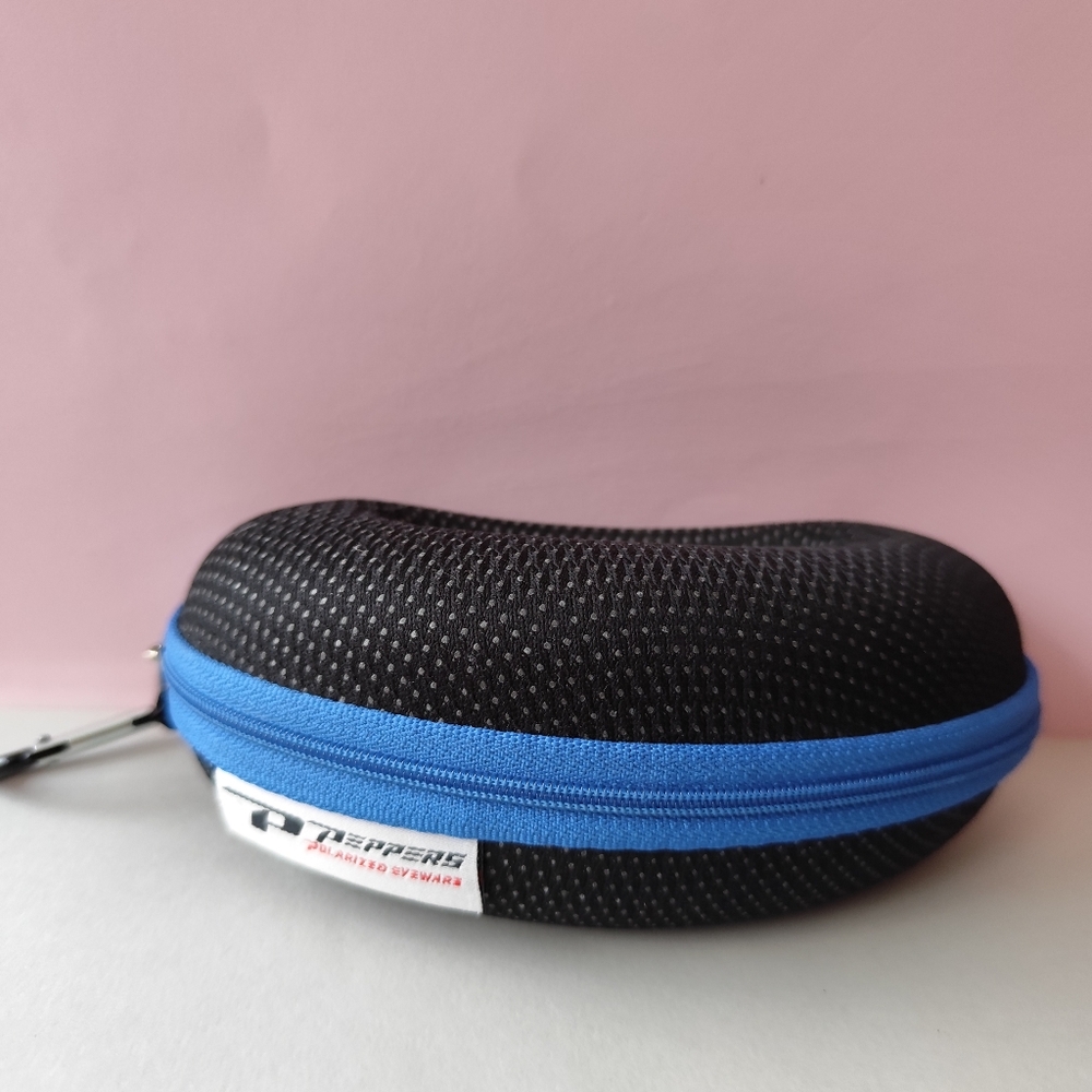 3/$25💙Peppers Eyeware Case